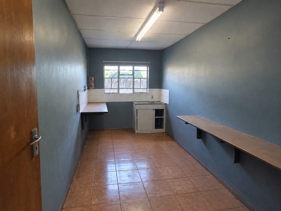 To Let Commercial Property for Rent in Kathu Northern Cape